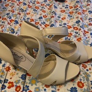 Life Stride Cream Heels Comfort-Focused Design